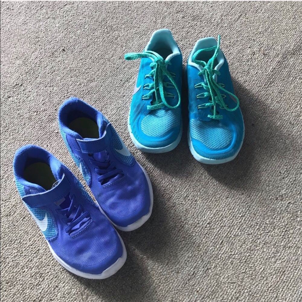 Nike girls Tennis Shoes. Purple and Teal